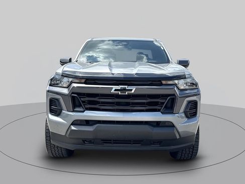 Used 2024 Chevrolet Colorado LT AWD/4WD image 8