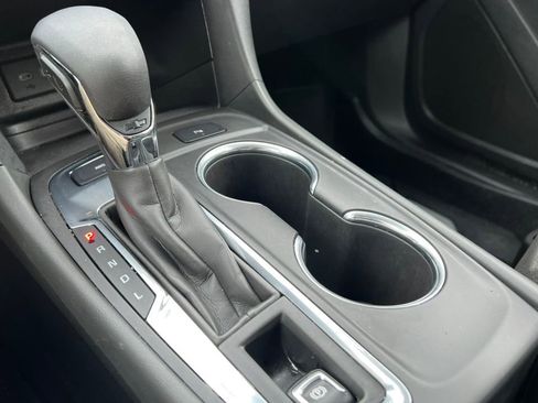 Used 2022 Chevrolet Equinox LT w/ LPO, Floor Liner Package image 24