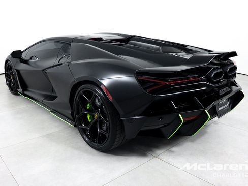 Used 2024 Lamborghini Revuelto AWD/4WD image 8