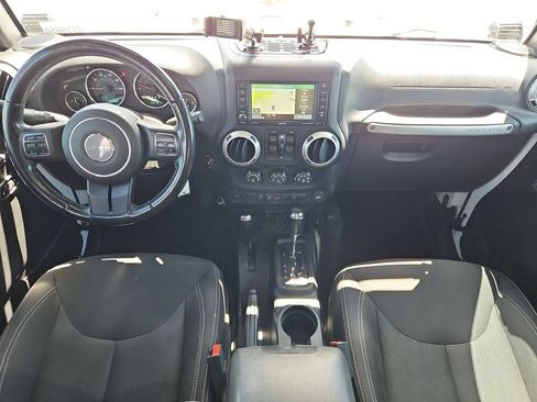 Used 2018 Jeep Wrangler Unlimited Rubicon w/ Dual Top Group AWD/4WD image 21