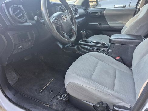 Used 2018 Toyota Tacoma SR w/ SR Convenience Package RWD image 15