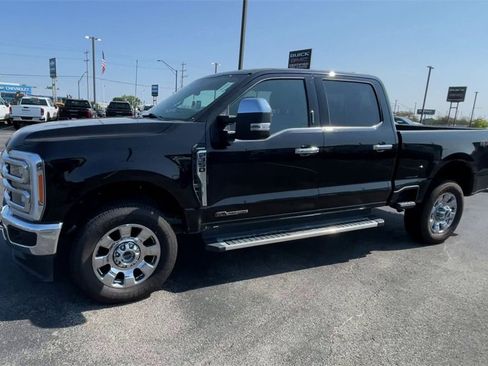 Used 2023 Ford F350 Lariat w/ Chrome Package image 6