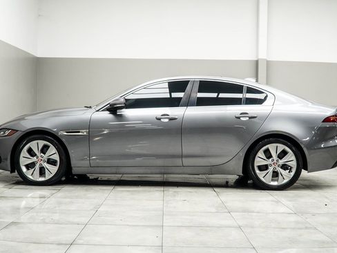 Used 2020 Jaguar XE S image 9
