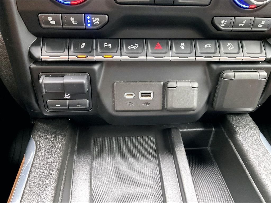 Used 2022 Chevrolet Silverado 2500 High Country w/ Technology Package AWD/4WD image 12