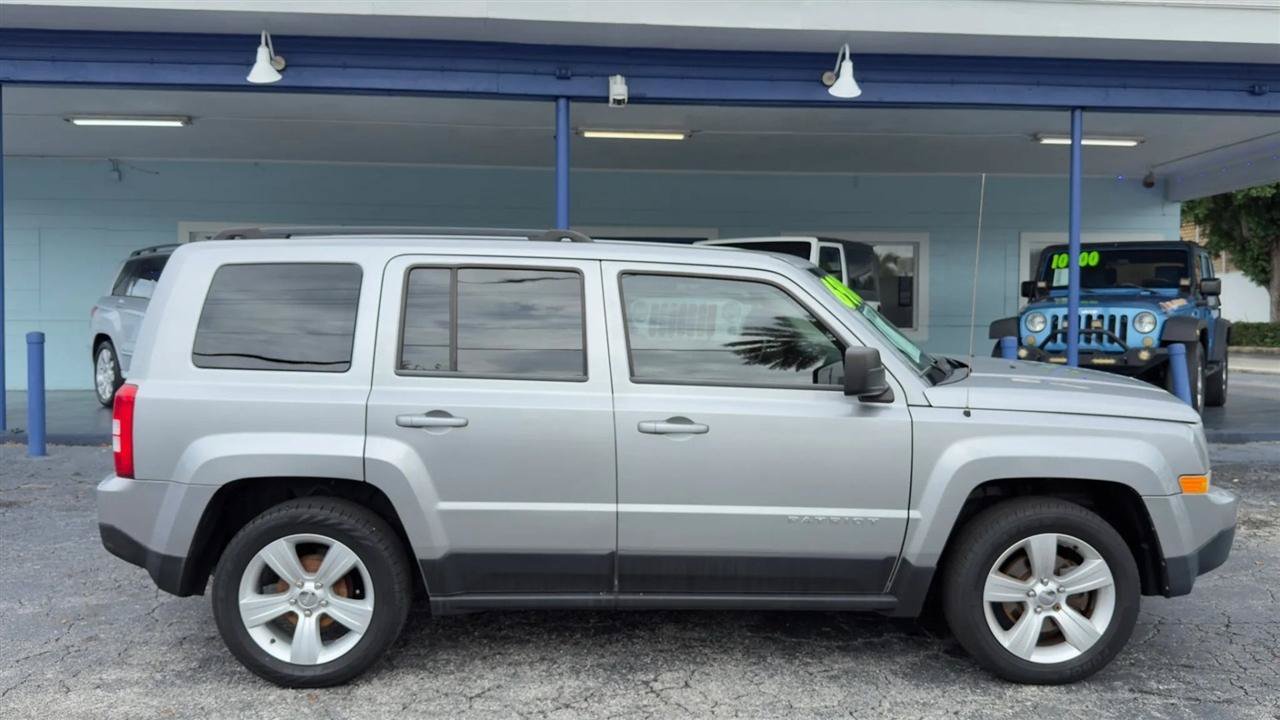 Used 2015 Jeep Patriot Latitude FWD image 5
