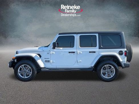 Used 2021 Jeep Wrangler Unlimited Sahara w/ Uconnect 4C Nav & Sound Group AWD/4WD image 9