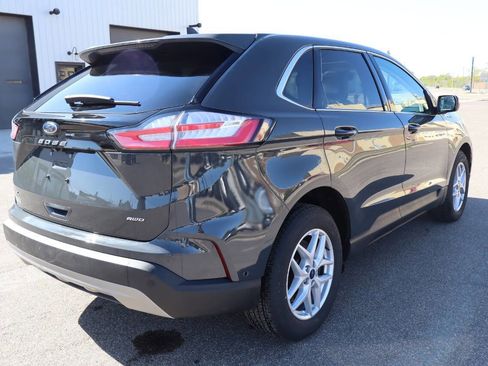 Used 2021 Ford Edge SEL w/ Convenience Package AWD/4WD image 3