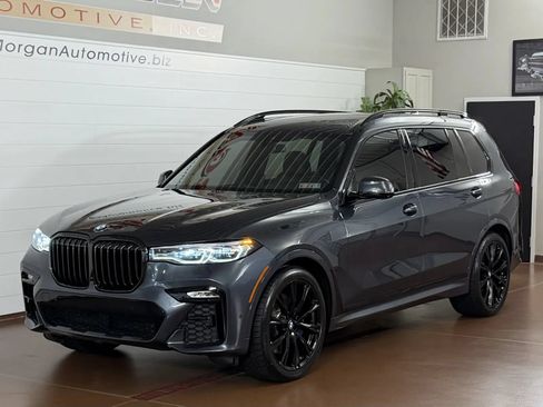 Used 2022 BMW X7 xDrive40i w/ M Sport Package AWD/4WD image 4