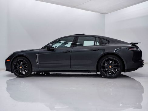 Certified 2023 Porsche Panamera 4 Platinum Edition image 2