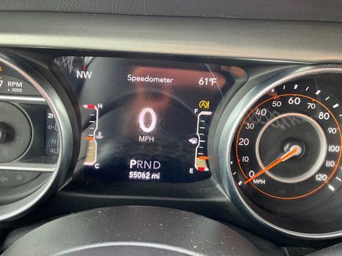 Used 2022 Jeep Gladiator Overland w/ Trailer Tow Package image 14