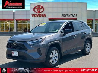 Used 2023 Toyota RAV4 LE AWD/4WD video 4