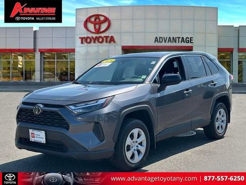 Used 2023 Toyota RAV4 LE AWD/4WD image 4