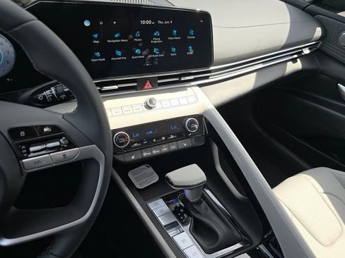 New 2026 Hyundai Elantra Limited FWD image 28