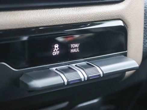 Used 2019 RAM 1500 Laramie image 33