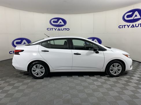 Used 2023 Nissan Versa S FWD image 2