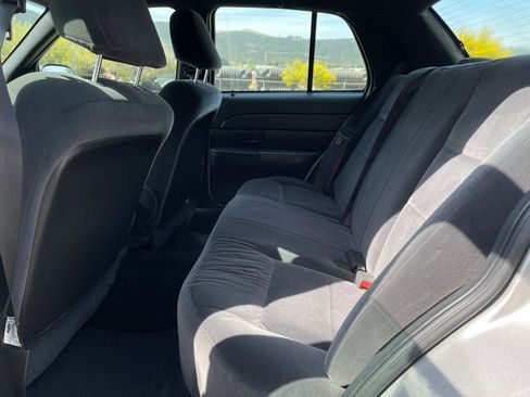 Used 2004 Ford Crown Victoria Police Interceptor image 17