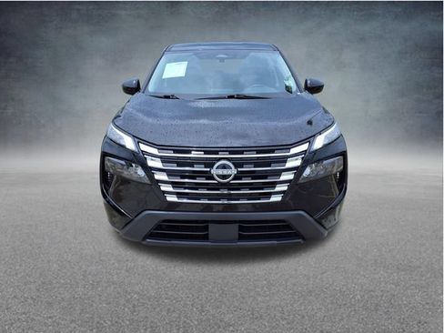 Used 2025 Nissan Rogue SV FWD image 2