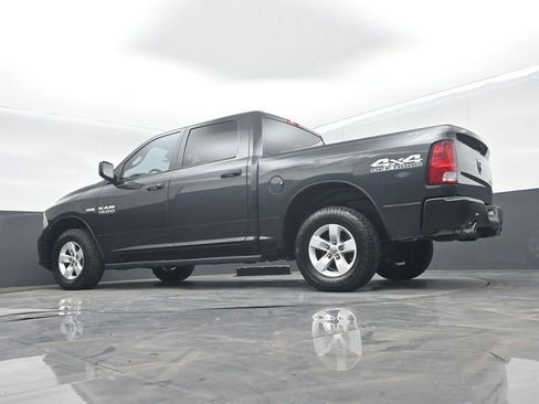Used 2018 RAM 1500 Express AWD/4WD image 48