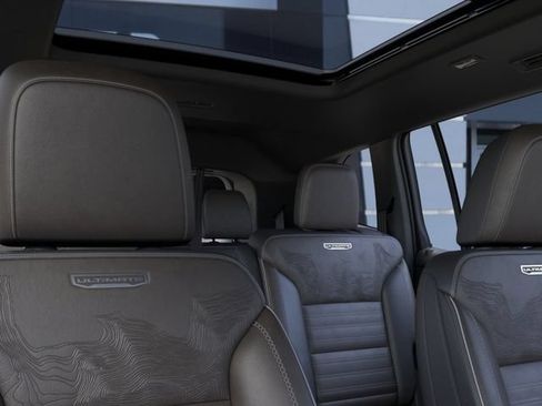 New 2026 GMC Acadia Denali Ultimate w/ LPO, Floor Liner Package AWD/4WD image 24
