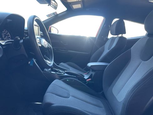 Used 2020 Hyundai Veloster 2.0 image 9