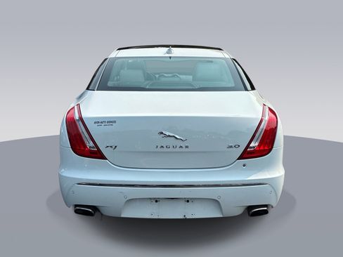 Used 2013 Jaguar XJ RWD image 6