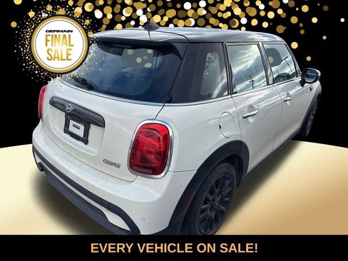 Used 2022 MINI Cooper 4-Door Hardtop image 4