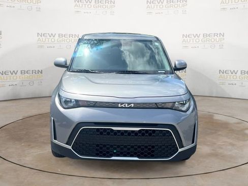 Used 2025 Kia Soul LX w/ LX Technology Package FWD image 8