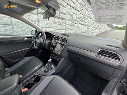 Used 2018 Volkswagen Tiguan SE FWD image 22
