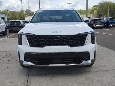 Certified 2025 Kia Sorento EX image 2
