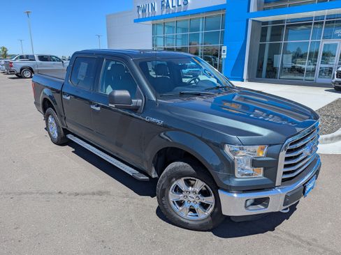 Used 2015 Ford F150 XLT w/ Equipment Group 302A Luxury AWD/4WD image 4