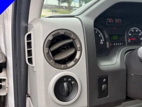 Used 2009 Ford E-350 and Econoline 350 XLT RWD image 13