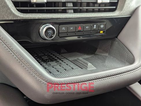 Used 2025 Ford Explorer Platinum w/ Ultimate Package image 22