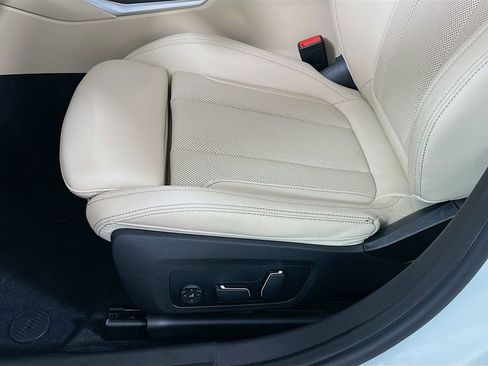 Certified 2024 BMW 330i Sedan w/ Premium Package image 20