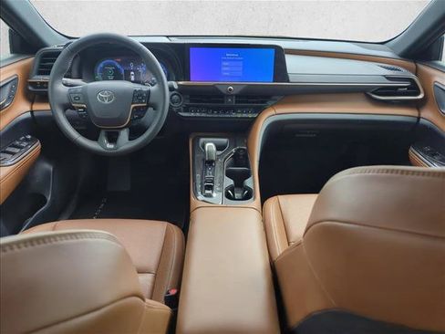 Certified 2025 Toyota Crown Signia AWD/4WD image 24