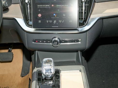 New 2025 Volvo XC90 B6 Plus w/ Protection Package image 25