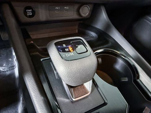 Certified 2025 Nissan Rogue SV image 22