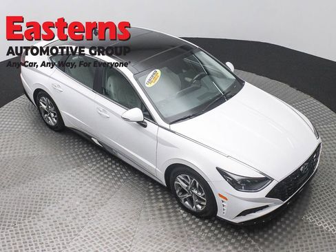 Used 2023 Hyundai Sonata SEL w/ Convenience Package FWD image 3