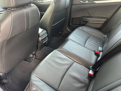 Used 2017 Honda Civic Touring image 15
