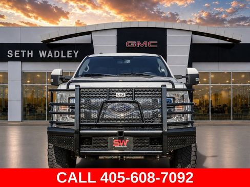 Used 2018 Ford F250 Lariat w/ Lariat Value Package AWD/4WD image 2