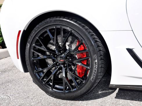 Used 2019 Chevrolet Corvette Z06 RWD image 24