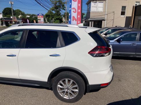 Used 2019 Nissan Rogue S w/ Special Edition Package AWD/4WD image 10