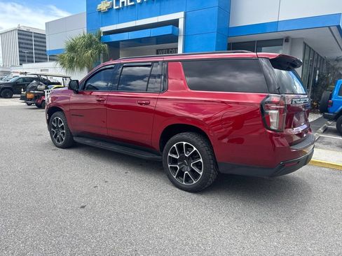 Used 2023 Chevrolet Suburban RST w/ Luxury Package AWD/4WD image 8
