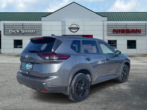 Used 2025 Nissan Rogue S image 6