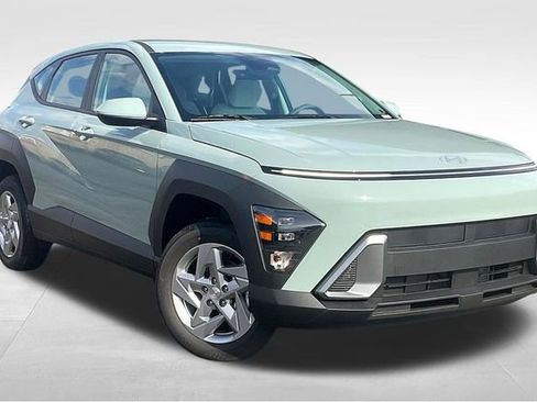 New 2026 Hyundai Kona SE image 1
