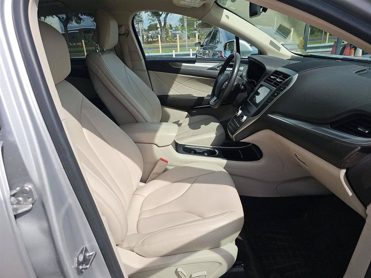 Used 2017 Lincoln MKC Premiere FWD image 14