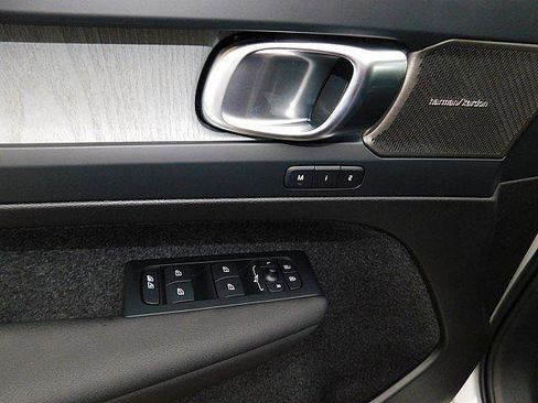 New 2026 Volvo XC40 B5 Ultra w/ Climate Package AWD/4WD image 15