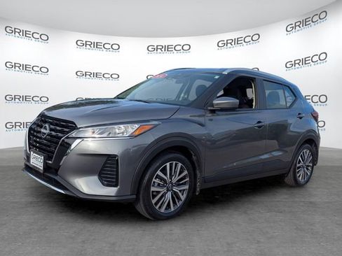 Used 2024 Nissan Kicks SV FWD image 3