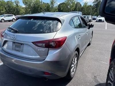 Used 2016 MAZDA MAZDA3 i Sport w/ Preferred Equipment Package FWD image 4