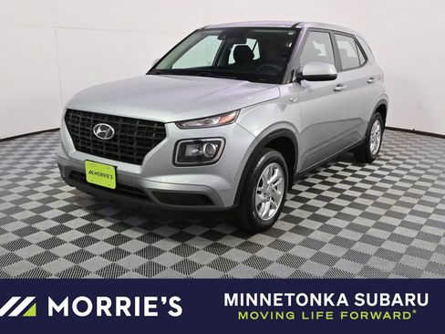 Used 2021 Hyundai Venue SE image 1