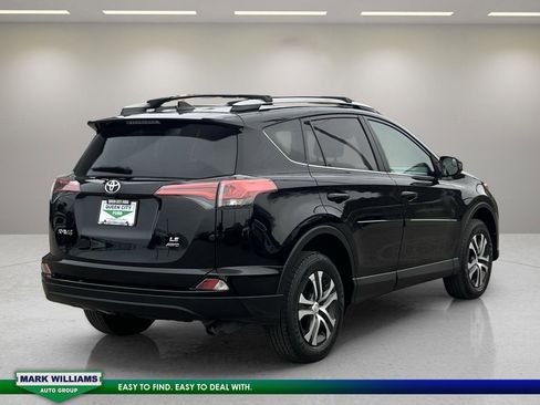 Used 2018 Toyota RAV4 LE image 3